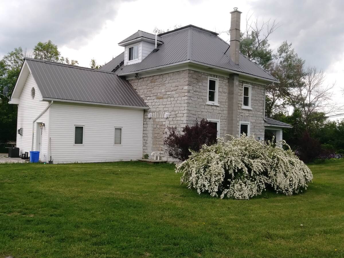 House / Acreage / Land with Building(s) / Recreational Property For Sale in Ottawa, ON - 4 bed, 2 bath