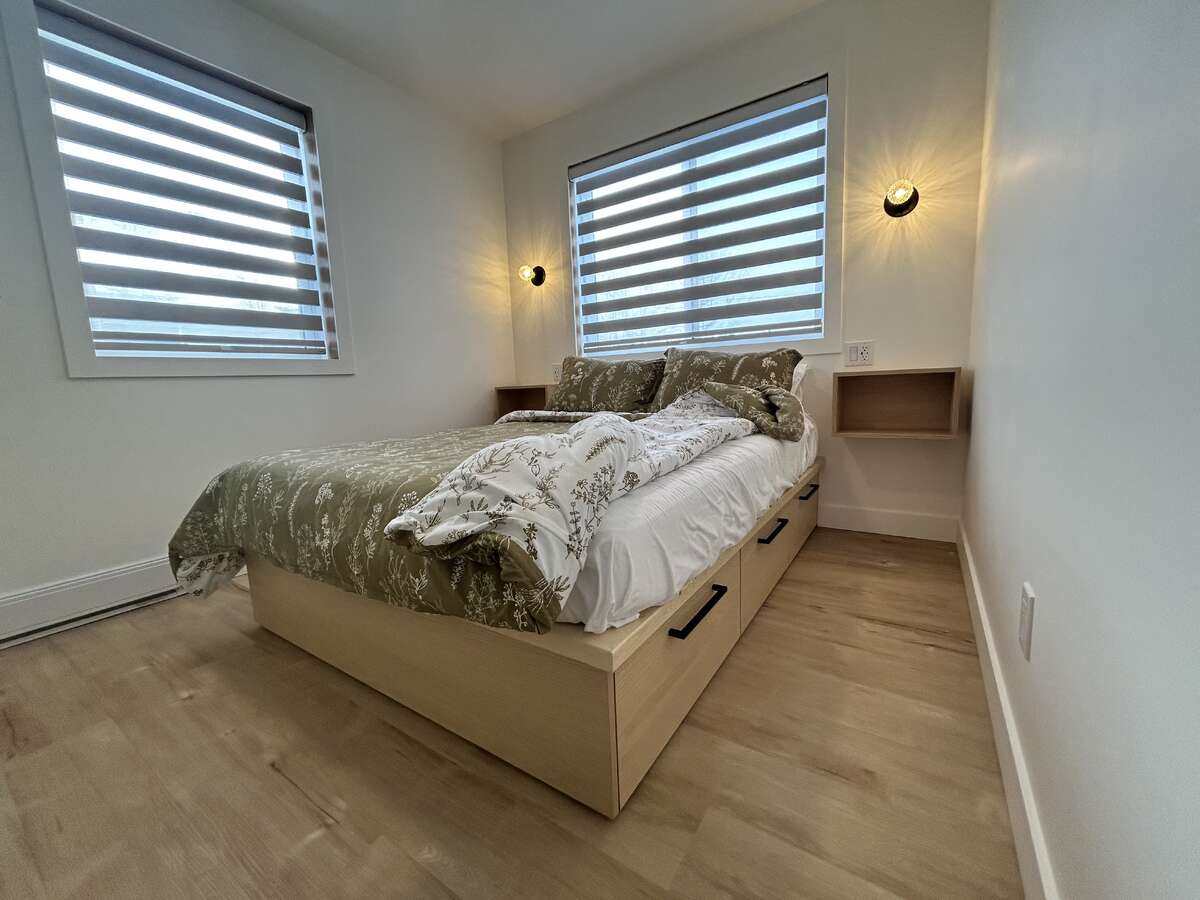 Brand new queen memory foam bed