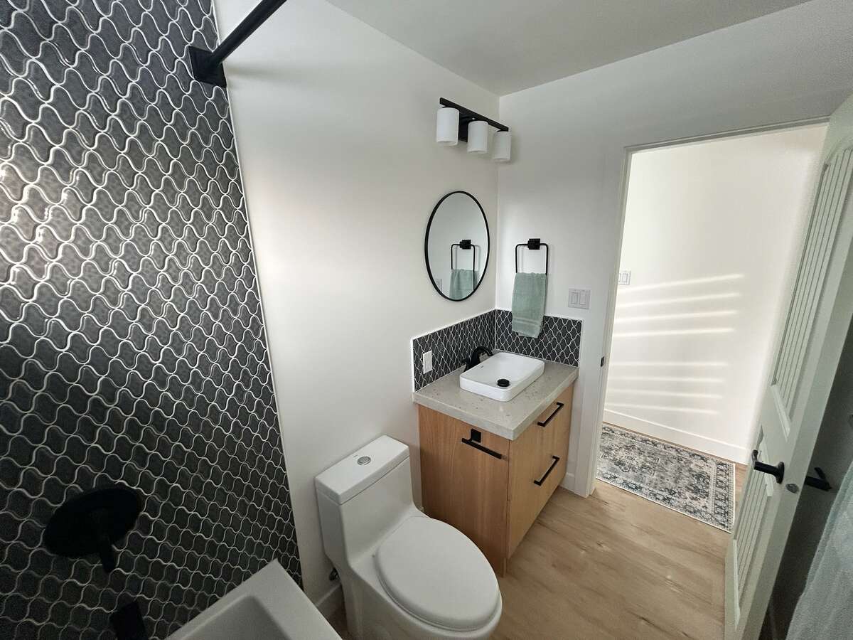 Ample accesible storage in vanity