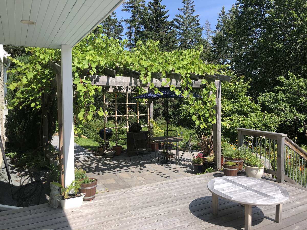 East Coast Living in the heart of Hubbards