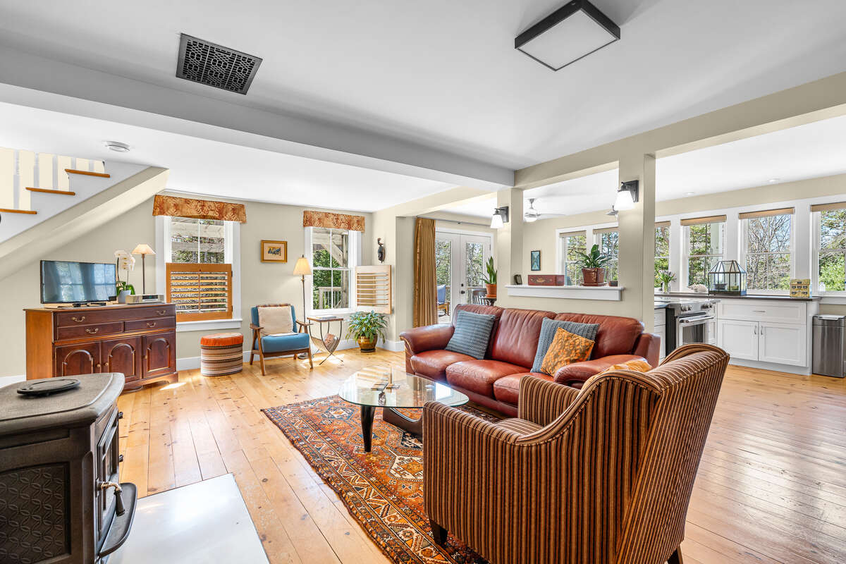East Coast Living in the heart of Hubbards