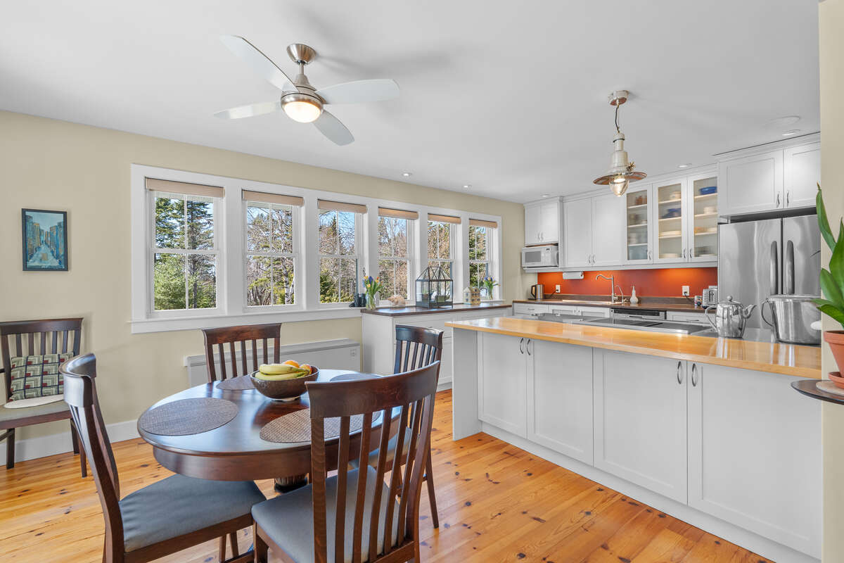 East Coast Living in the heart of Hubbards