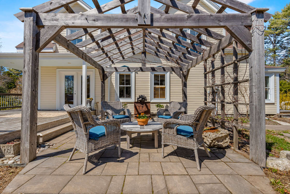East Coast Living in the heart of Hubbards