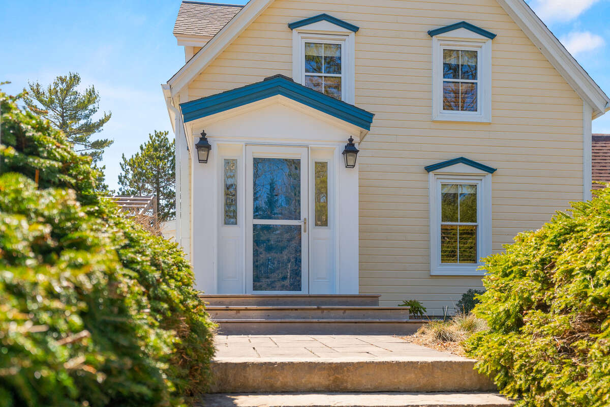 East Coast Living in the heart of Hubbards