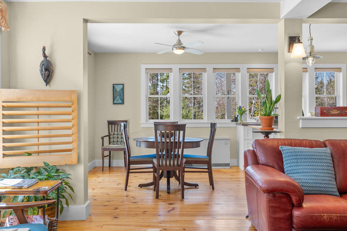 East Coast Living in the heart of Hubbards