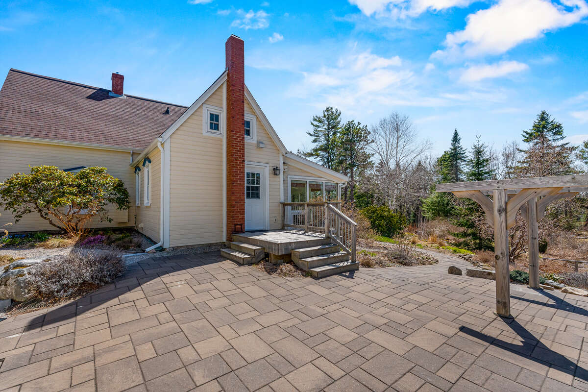 East Coast Living in the heart of Hubbards