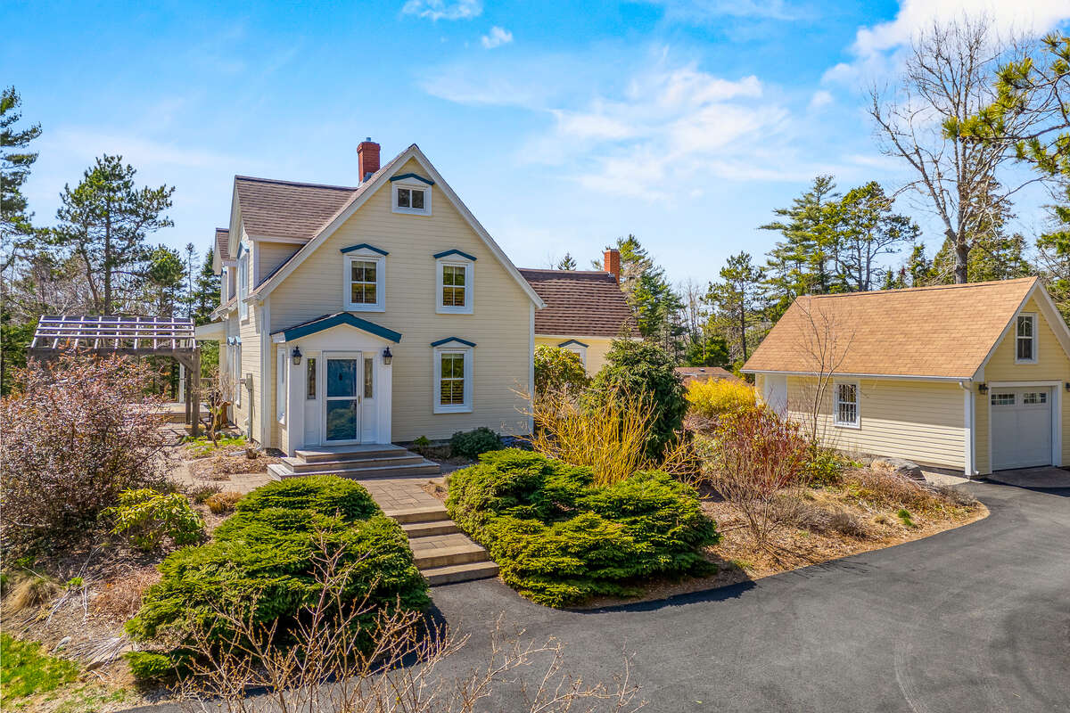East Coast Living in the heart of Hubbards