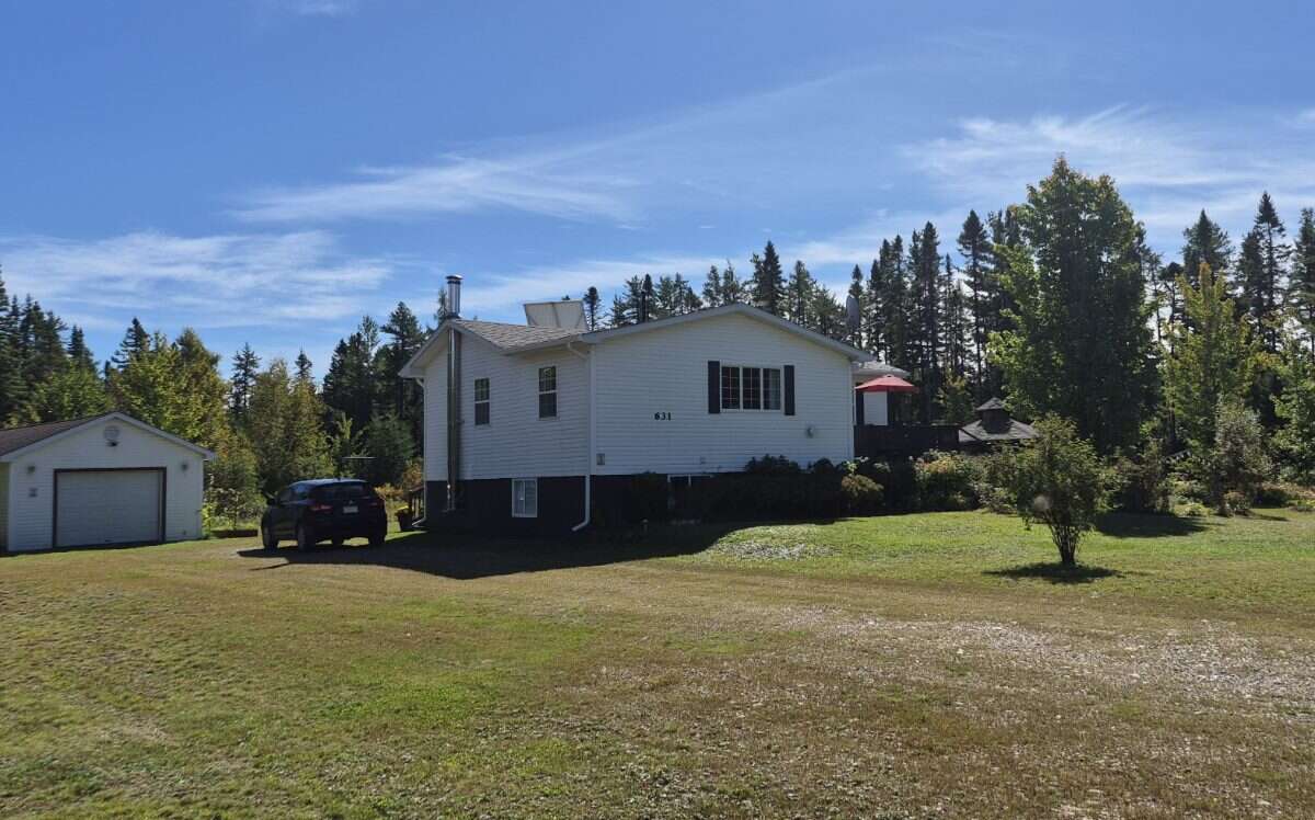 Charming Year-Round Off-Grid Home
