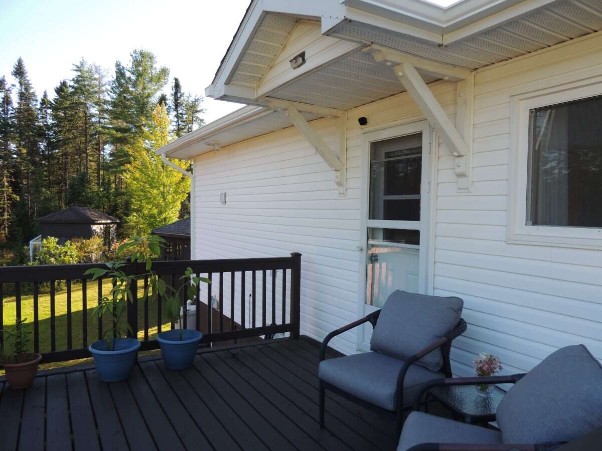 Charming Year-Round Off-Grid Home