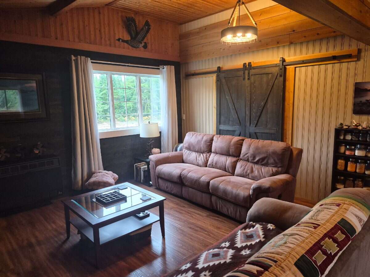 Charming Year-Round Off-Grid Home