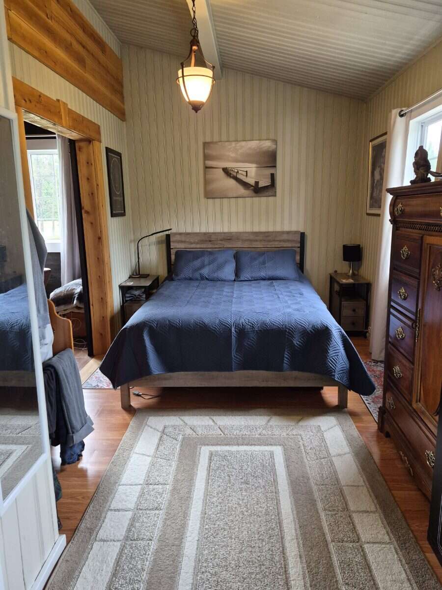 Charming Year-Round Off-Grid Home