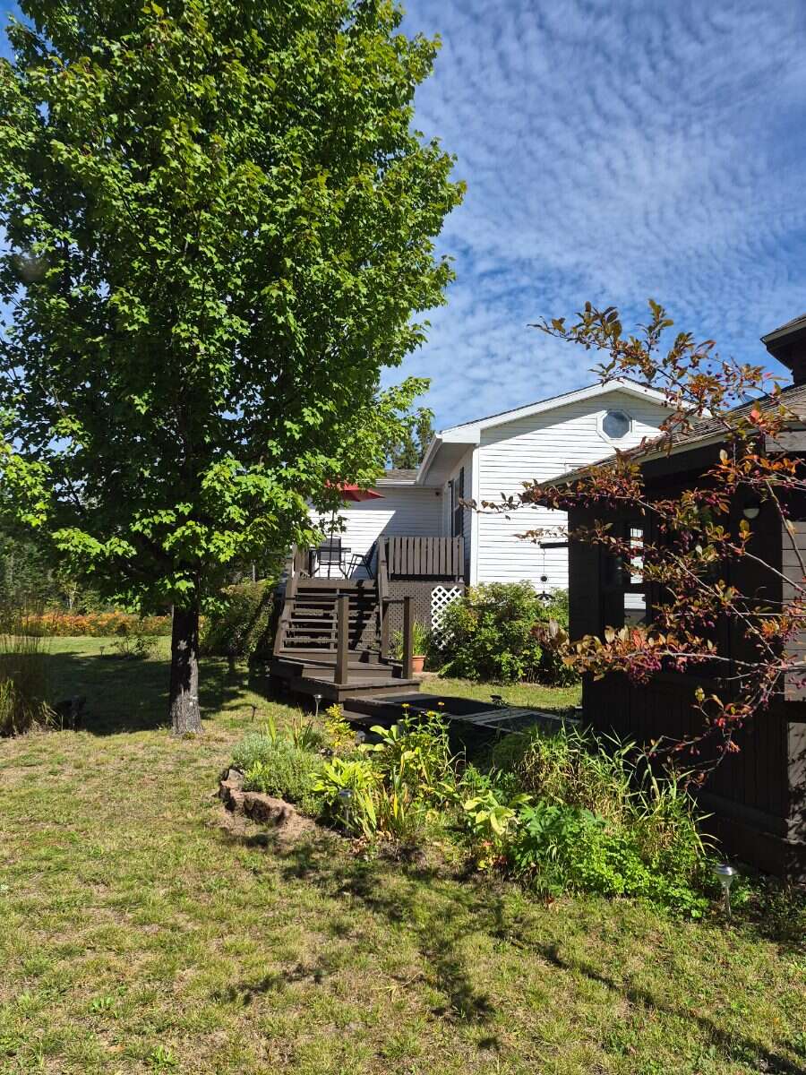 Charming Year-Round Off-Grid Home