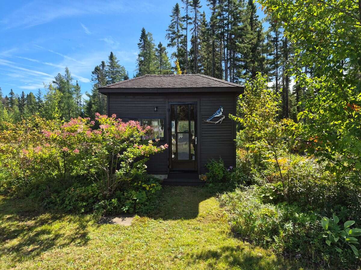 Charming Year-Round Off-Grid Home
