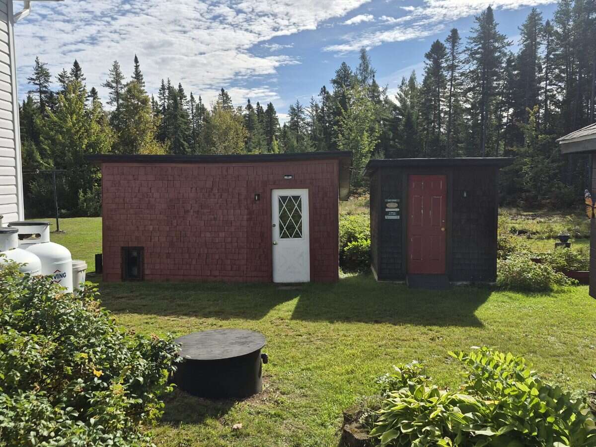 Charming Year-Round Off-Grid Home