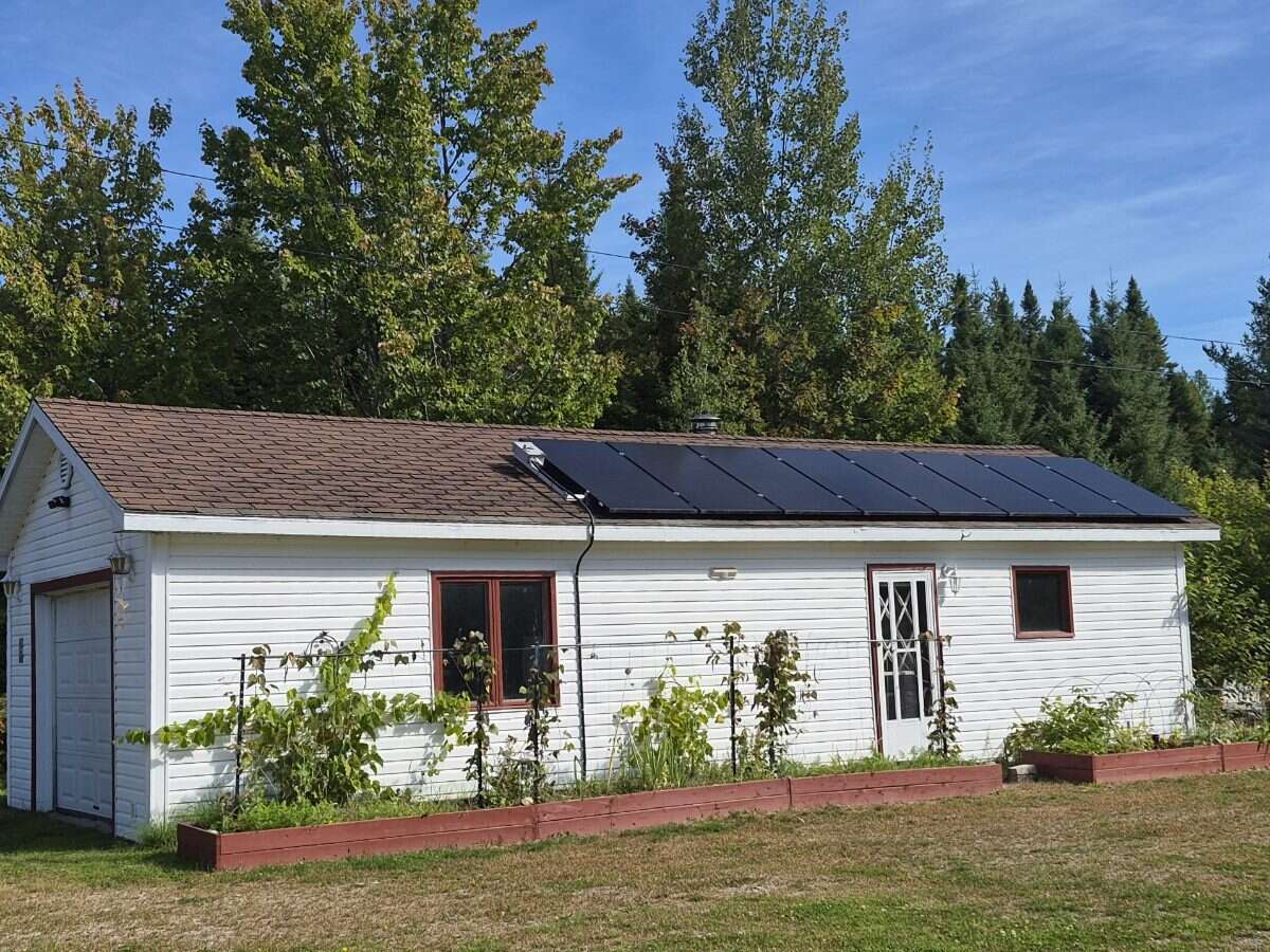 Charming Year-Round Off-Grid Home