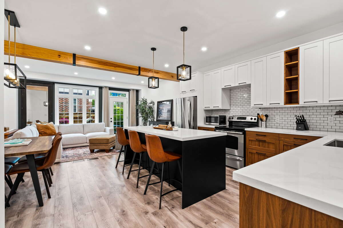 79 BROWVIEW DRIVE