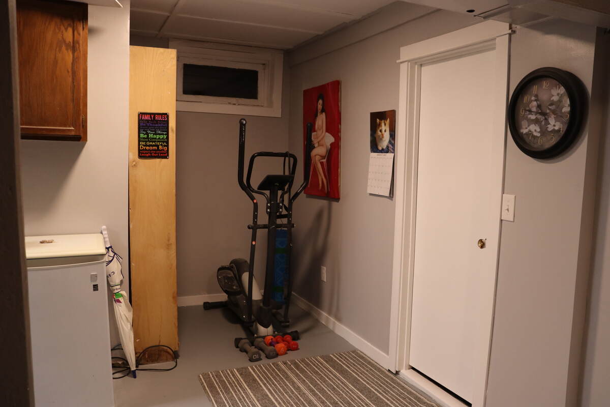 Exercise alcove. The basement was poured in about 1980 so it is 43 years old.