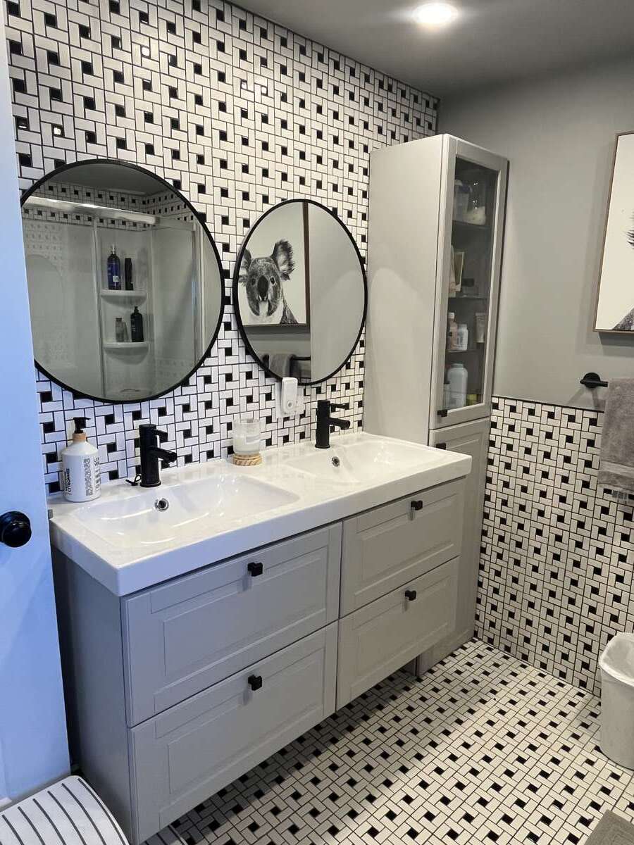 Ensuite bathroom up satirs suite