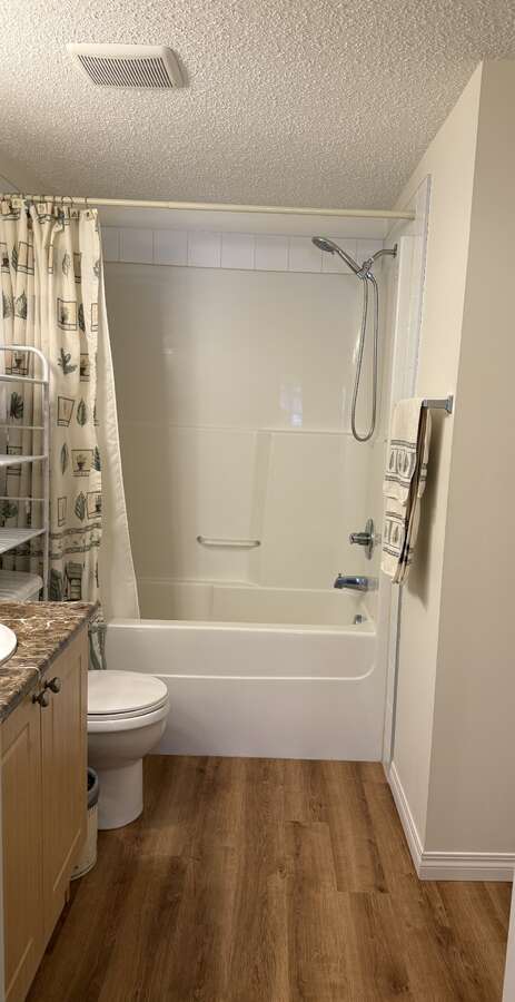 Spacious 1 Bedroom Condo, Amazing Location