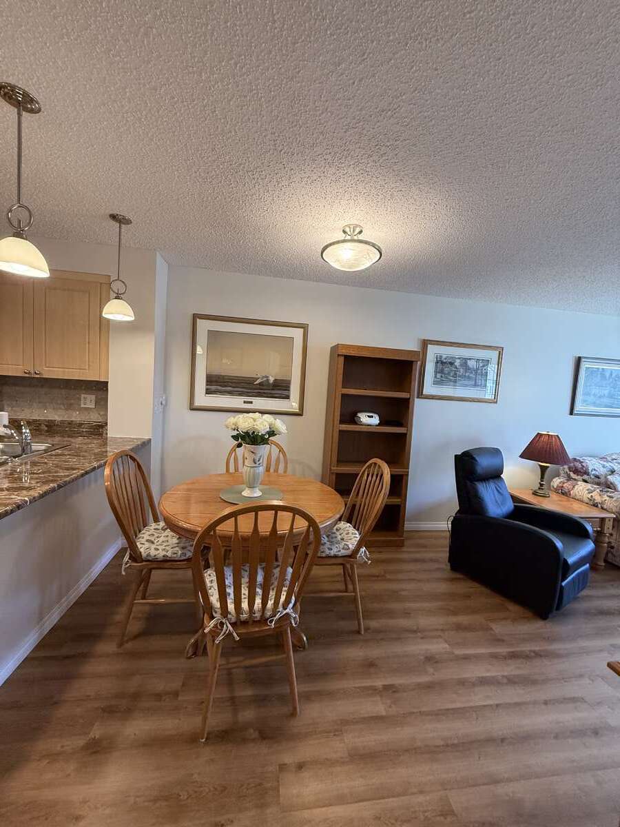 Spacious 1 Bedroom Condo, Amazing Location