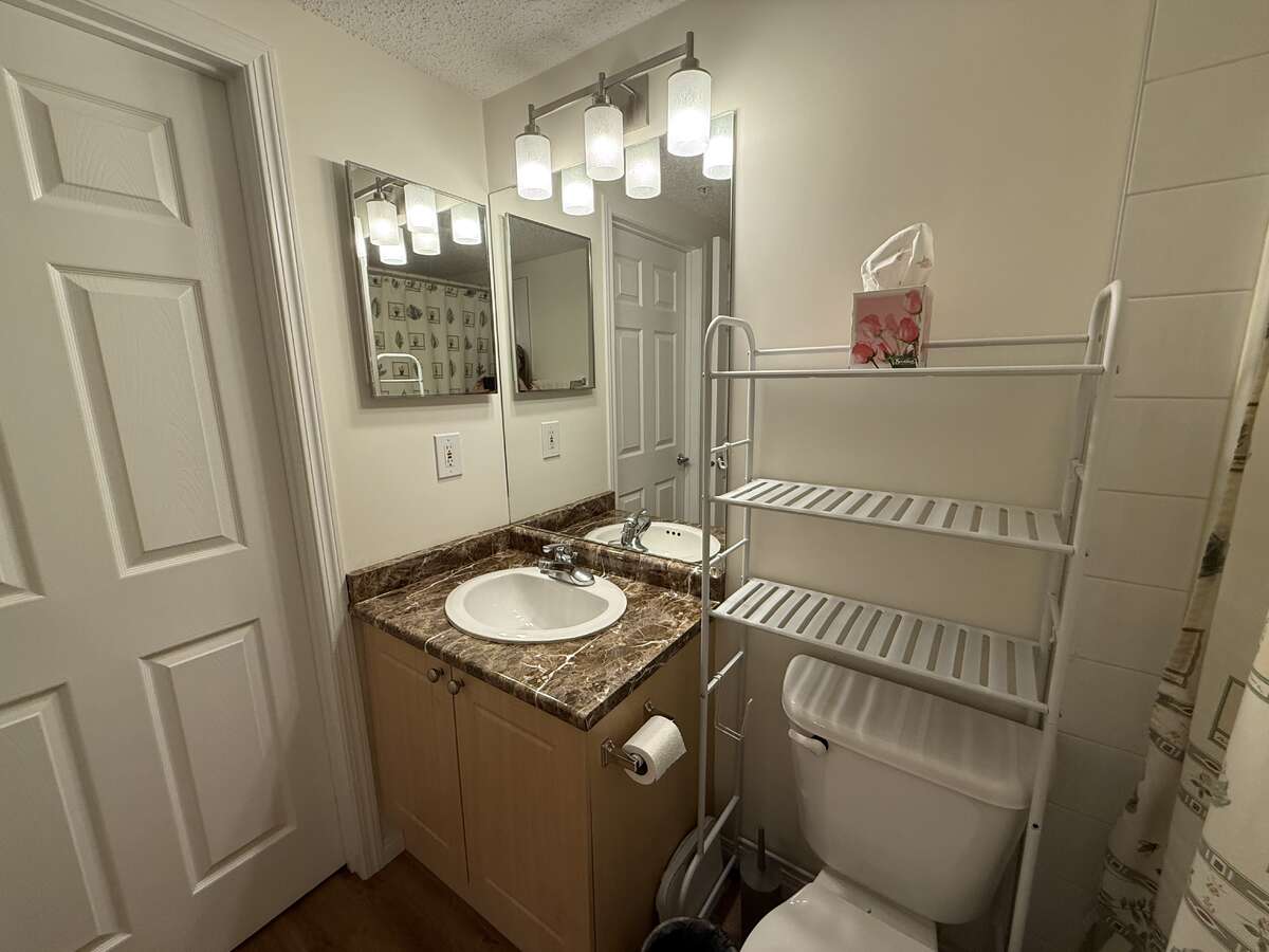 Spacious 1 Bedroom Condo, Amazing Location