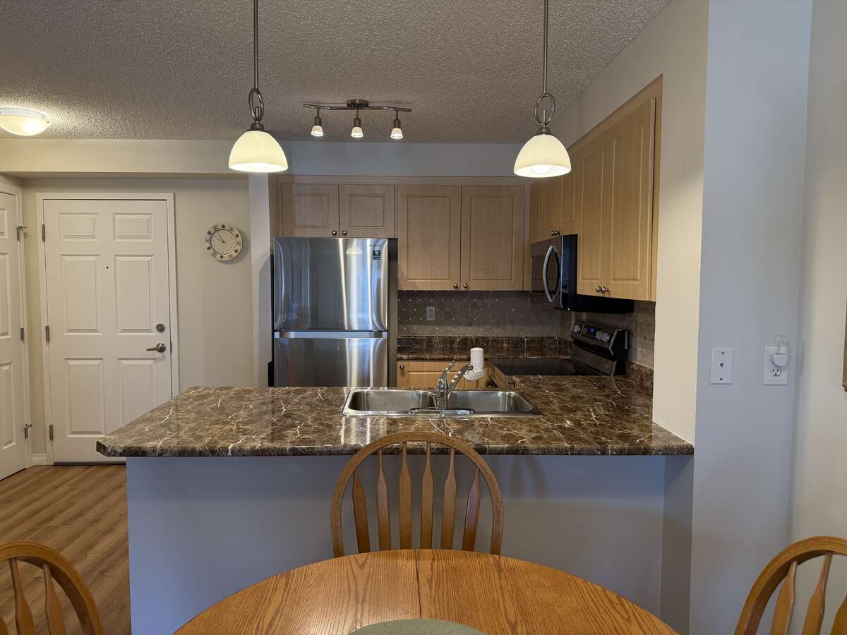 Spacious 1 Bedroom Condo, Amazing Location