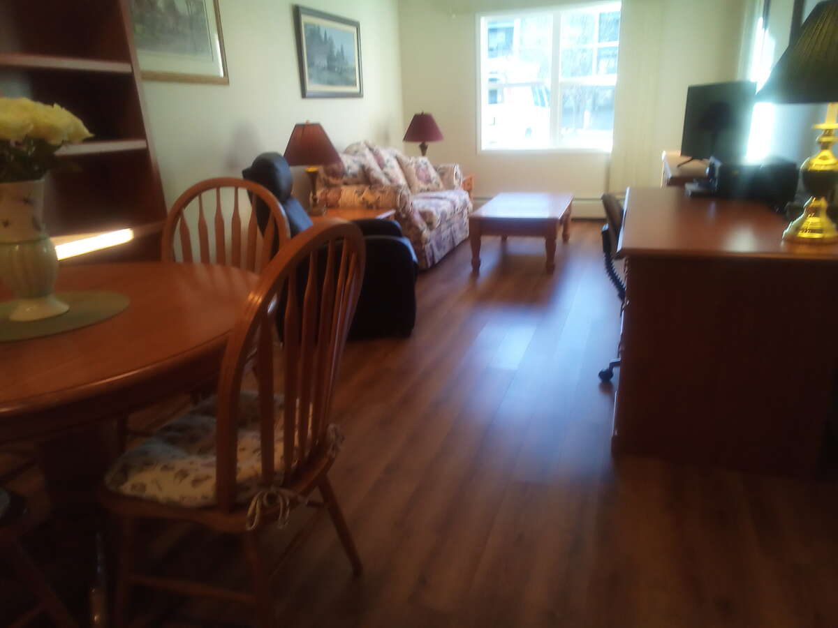 Spacious 1 Bedroom Condo, Amazing Location