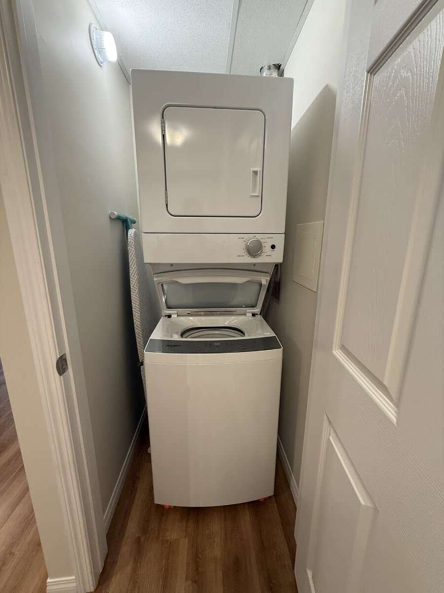 Spacious 1 Bedroom Condo, Amazing Location
