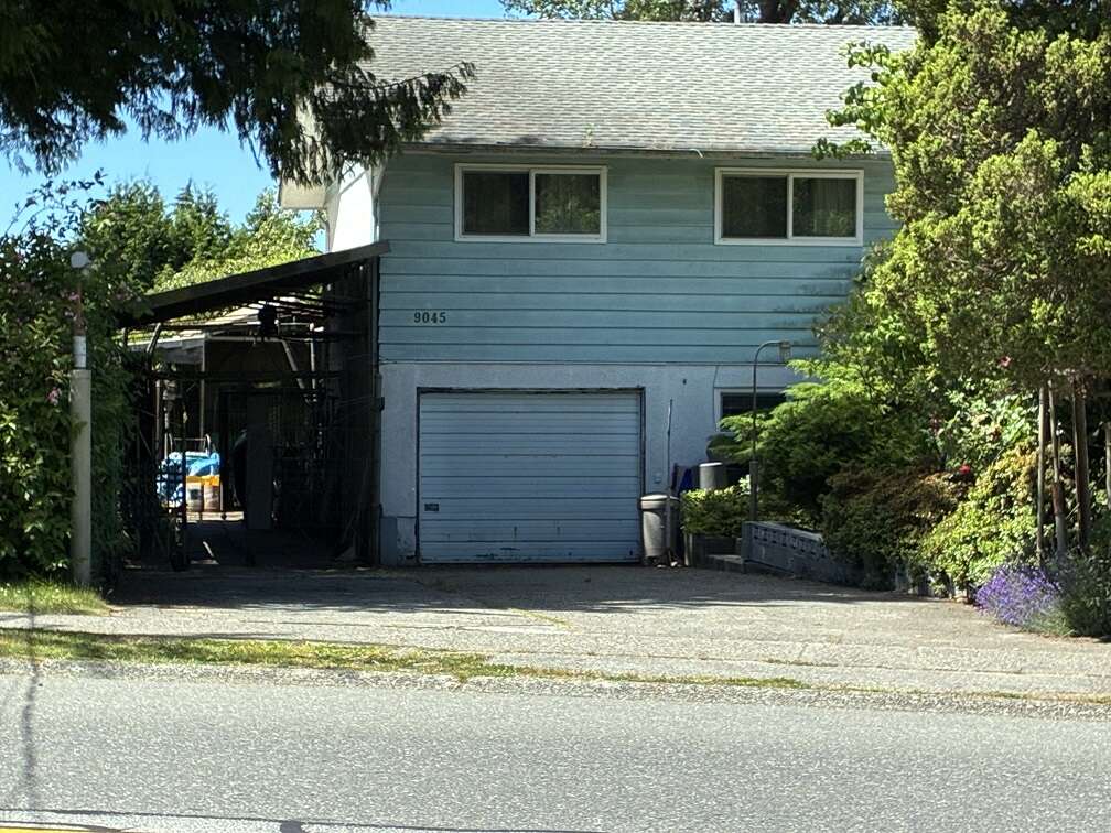 Large flat lot for potential redevelopment