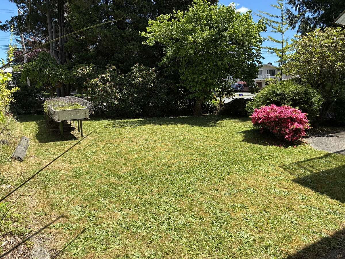 Large flat lot for potential redevelopment