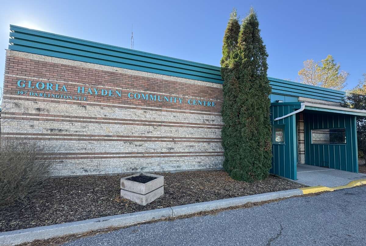 Gloria Hayden Community Centre For Indoor Walking, Pickleball and More