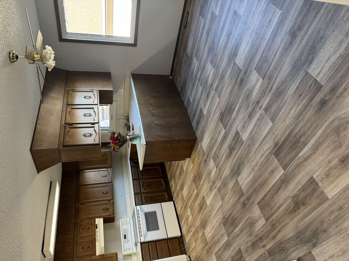 Roomy Dining Area and Kitchen Area