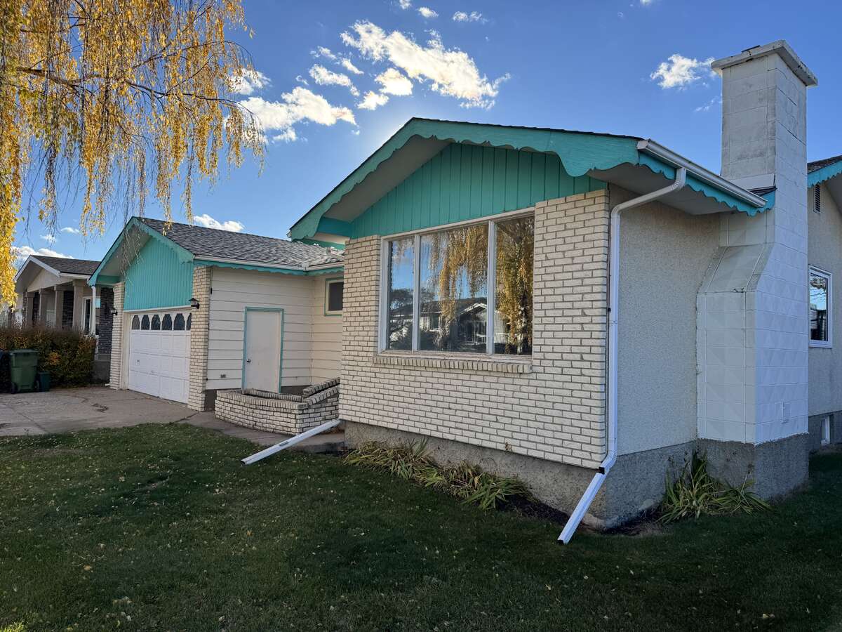 Front of House Towards Garage