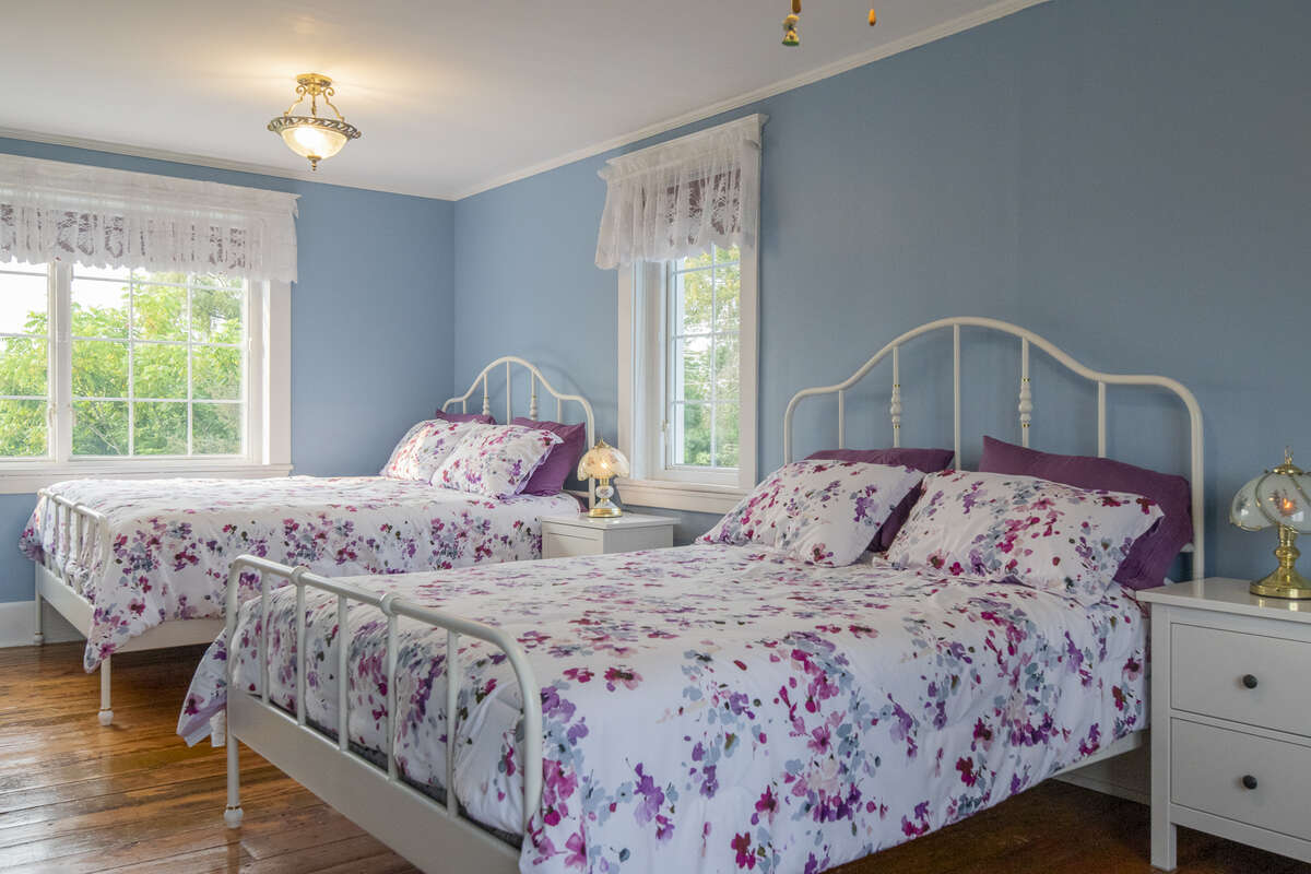 Large Guest Room