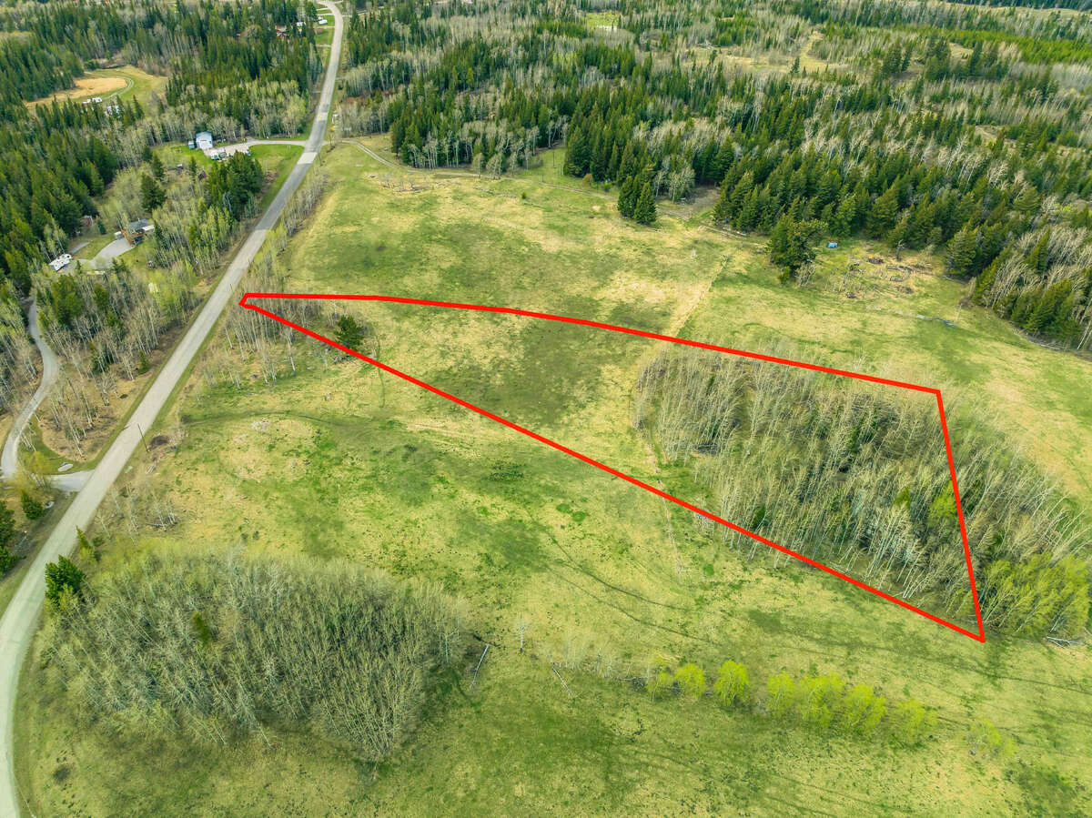 Acreage in the Crowsnest Pass - Incredible Views!