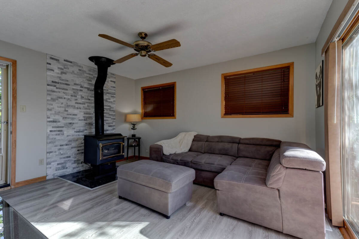 13 Cedar, interior, Family rm.