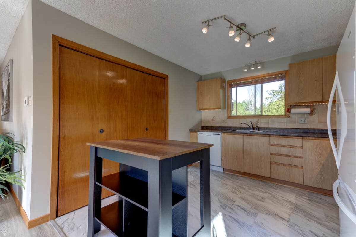 13 Cedar, interior, Wsh&Drier handy in the closet.