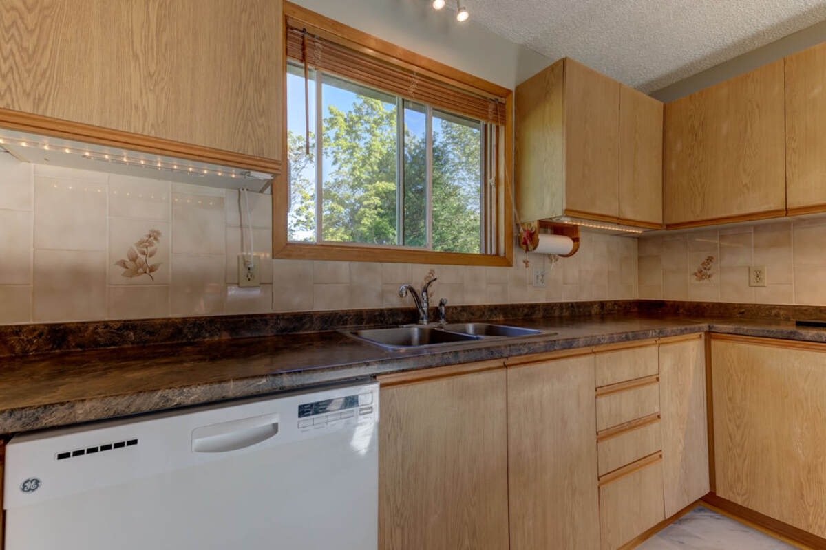 13 Cedar, interior.