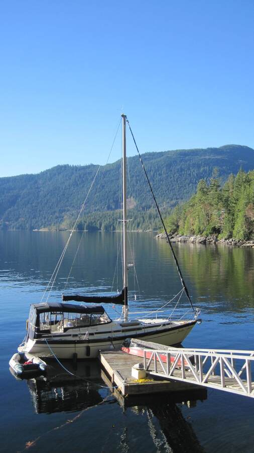 Waterfront Property / Cottage / Land with Building(s) / Recreational Property / Waterfront Acreage For Sale in Powell River, BC - 1 bed, 1 bath