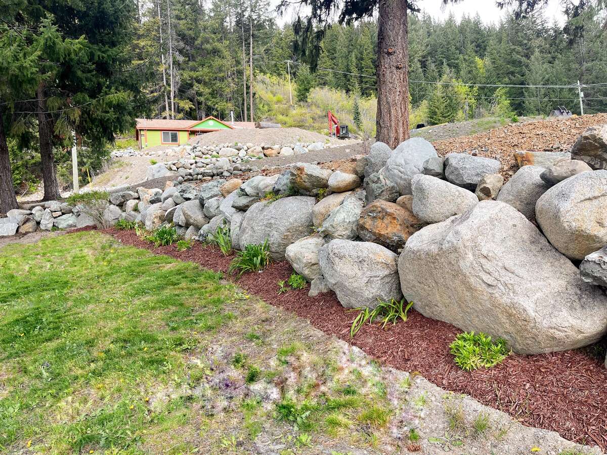 Landscaped rock wall