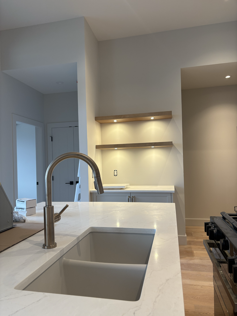 Kitchen (coffee bar with under shelf lighting)