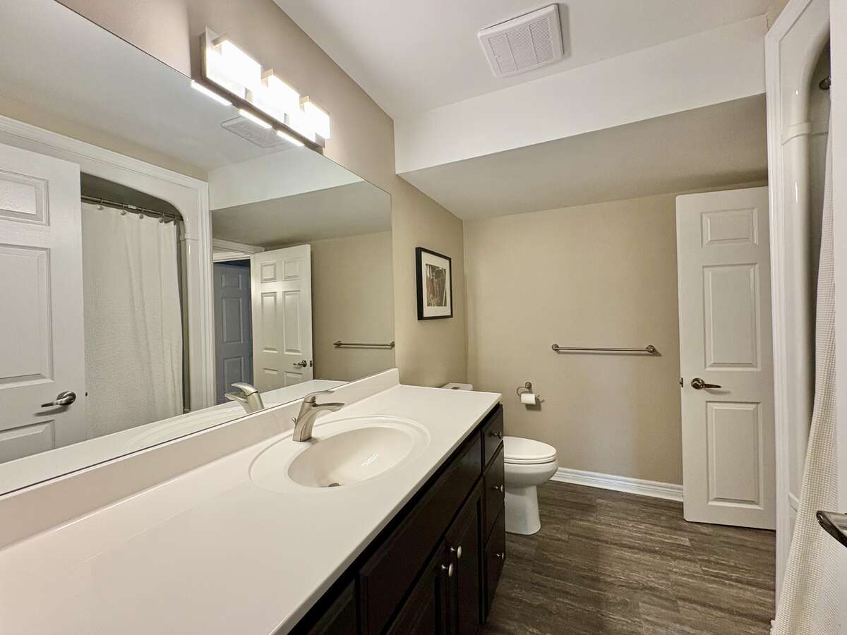 Nanny Suite Bathroom