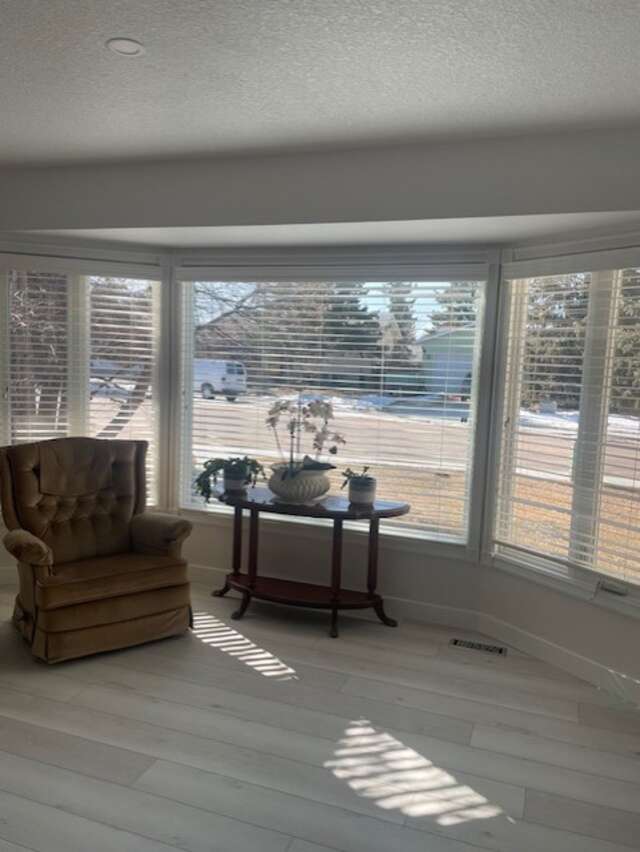 Bay window livingroom