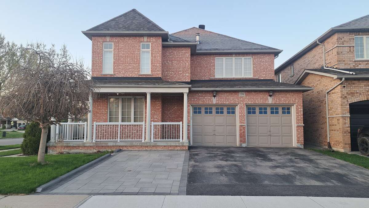 House / Apartment / Detached House / Duplex For Lease in Aurora, Ontario - 2+1 bdrm, 1 bath (B, 116 Conover Ave)