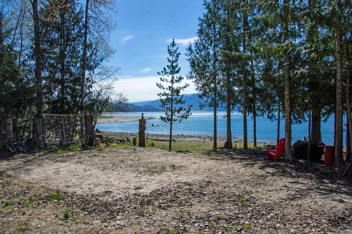Beautiful Waterfront Property!