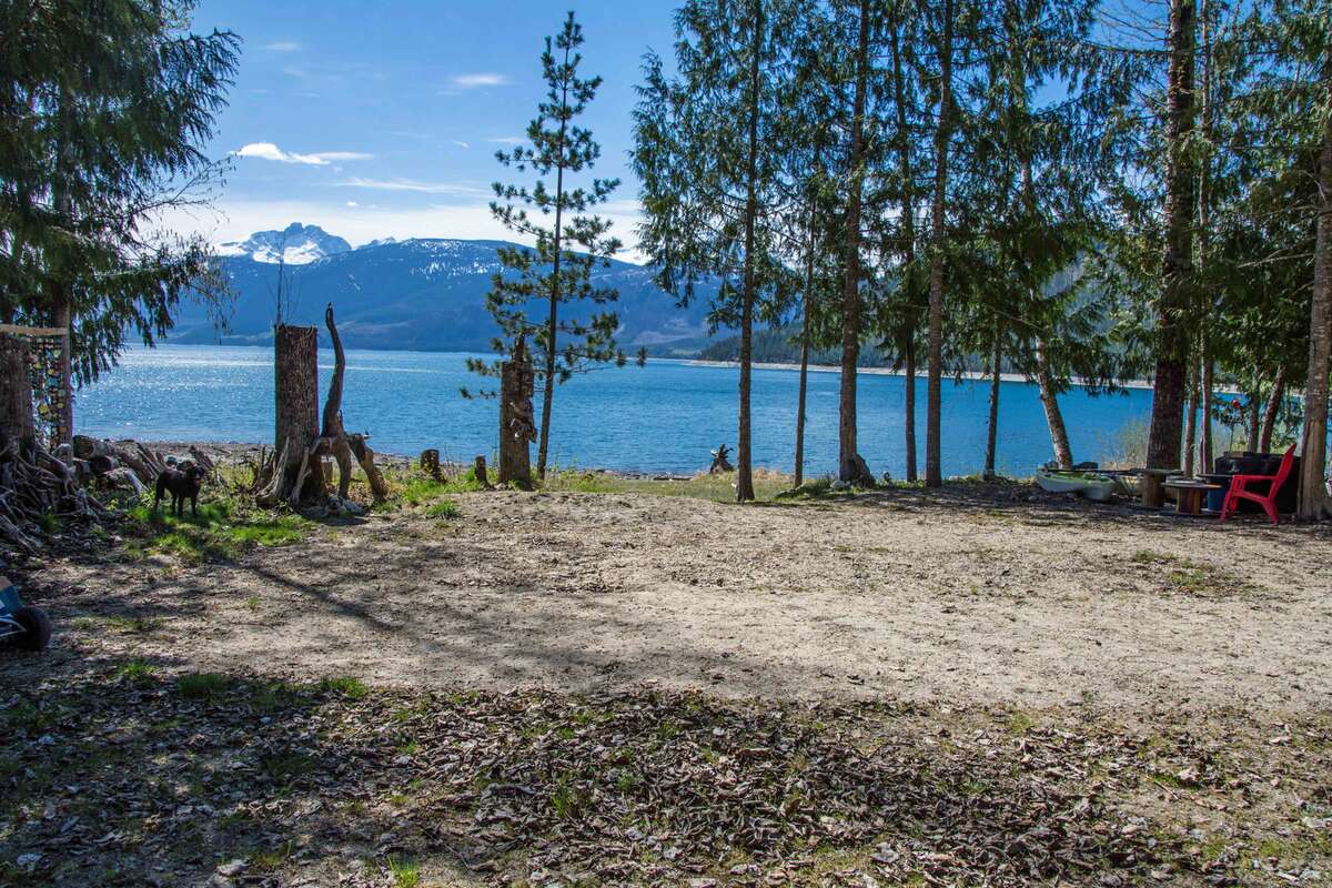 Beautiful Waterfront Property!