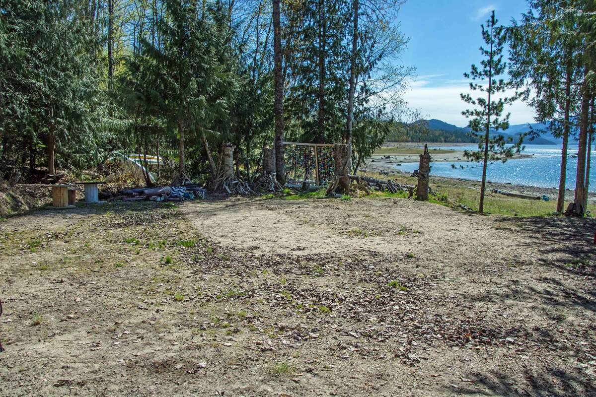 Beautiful Waterfront Property!