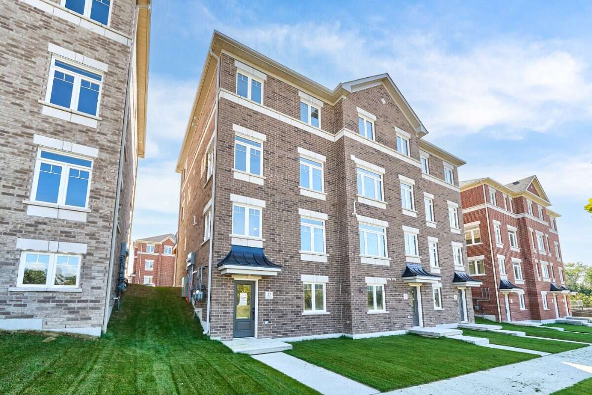 Move-In Ready 3-Bedroom Townhome in Newcastle