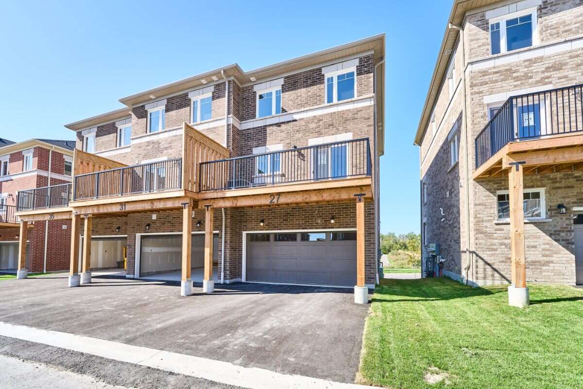 Move-In Ready 3-Bedroom Townhome in Newcastle