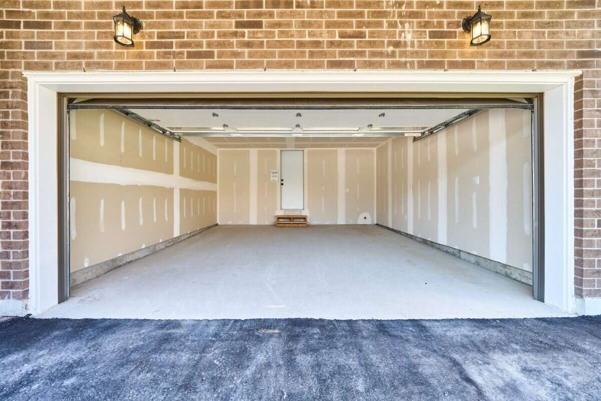 Move-In Ready 3-Bedroom Townhome in Newcastle